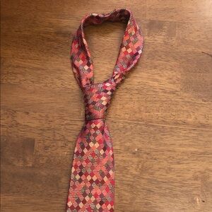 Elegant Multicolor Geometric Tie